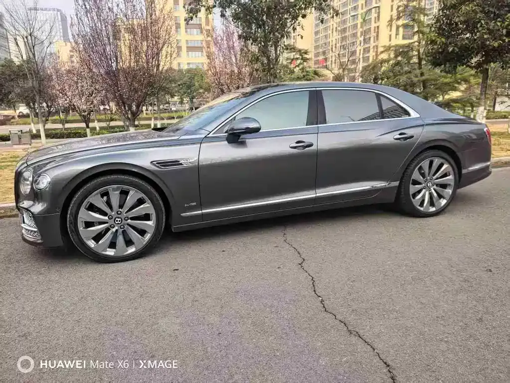Bentley Flying Spur 2022 из CN, фото 6