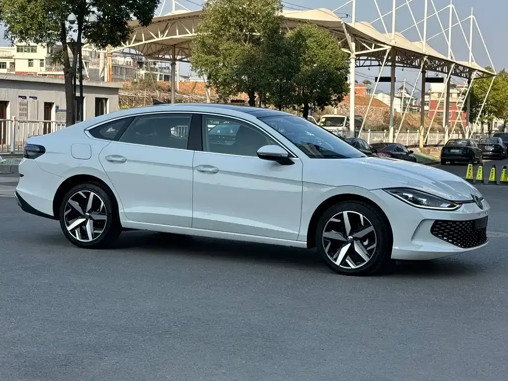 Volkswagen Lamando 2024 из CN, фото 9