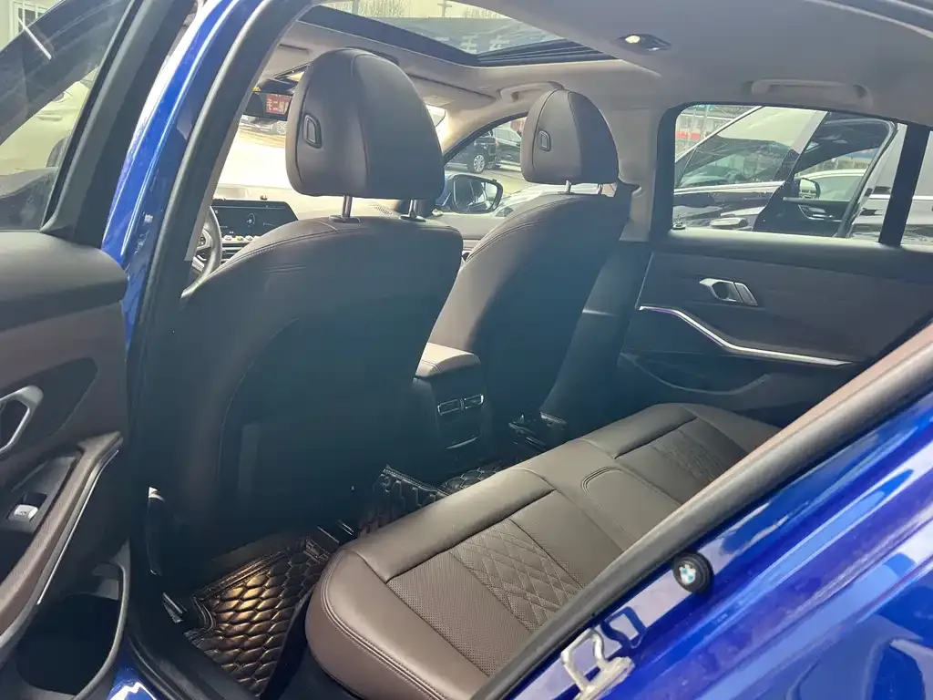 BMW 3 Series 2022 из CN, фото 3