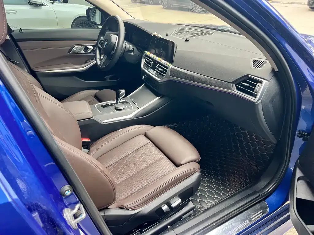 BMW 3 Series 2022 из CN, фото 8