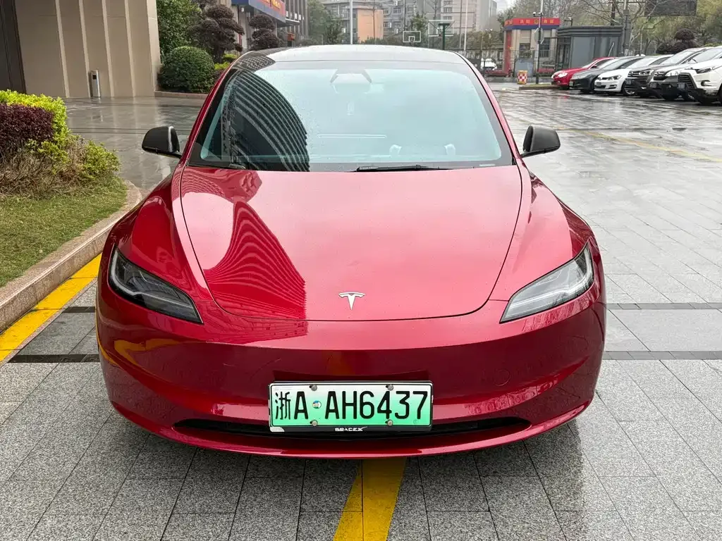 Tesla Model 3 — фото 8
