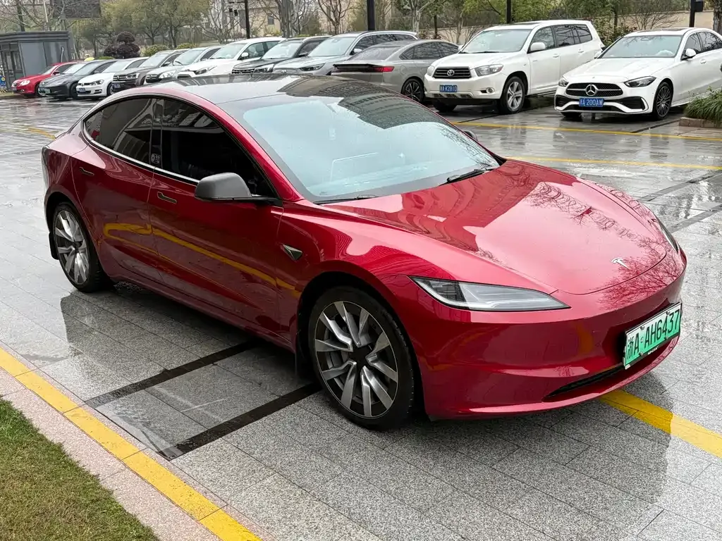 Tesla Model 3 — фото 5