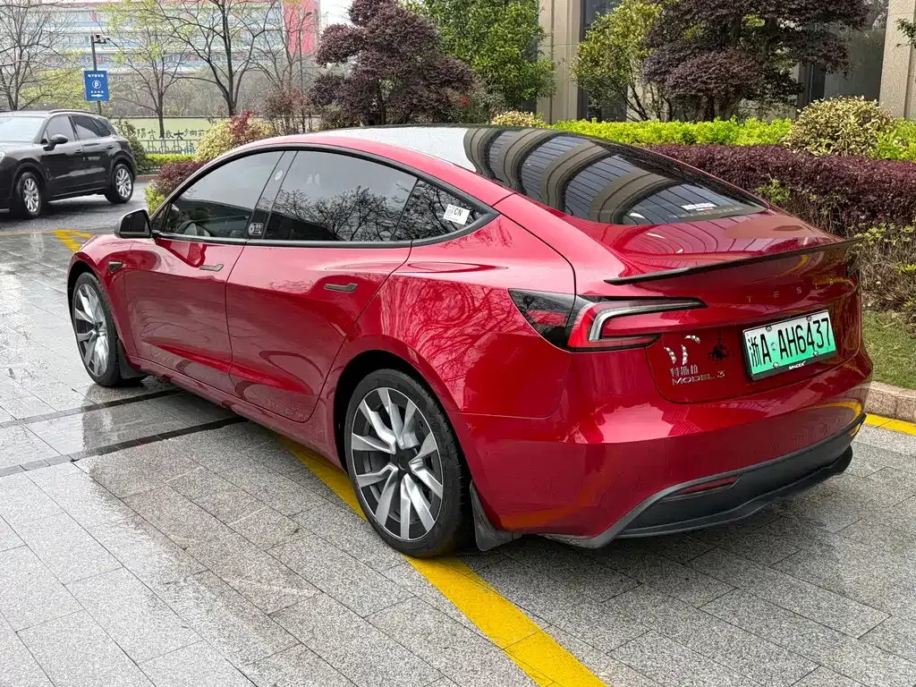 Tesla Model 3 — фото 6