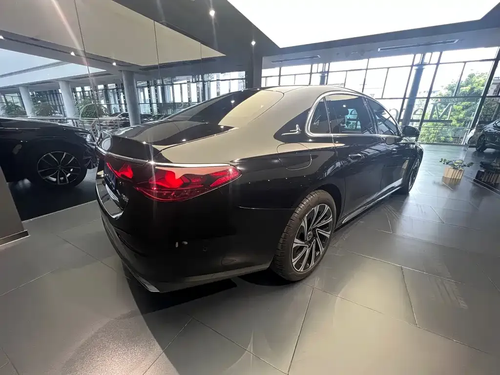 Mercedes-Benz E-Class 2025 из CN, фото 4