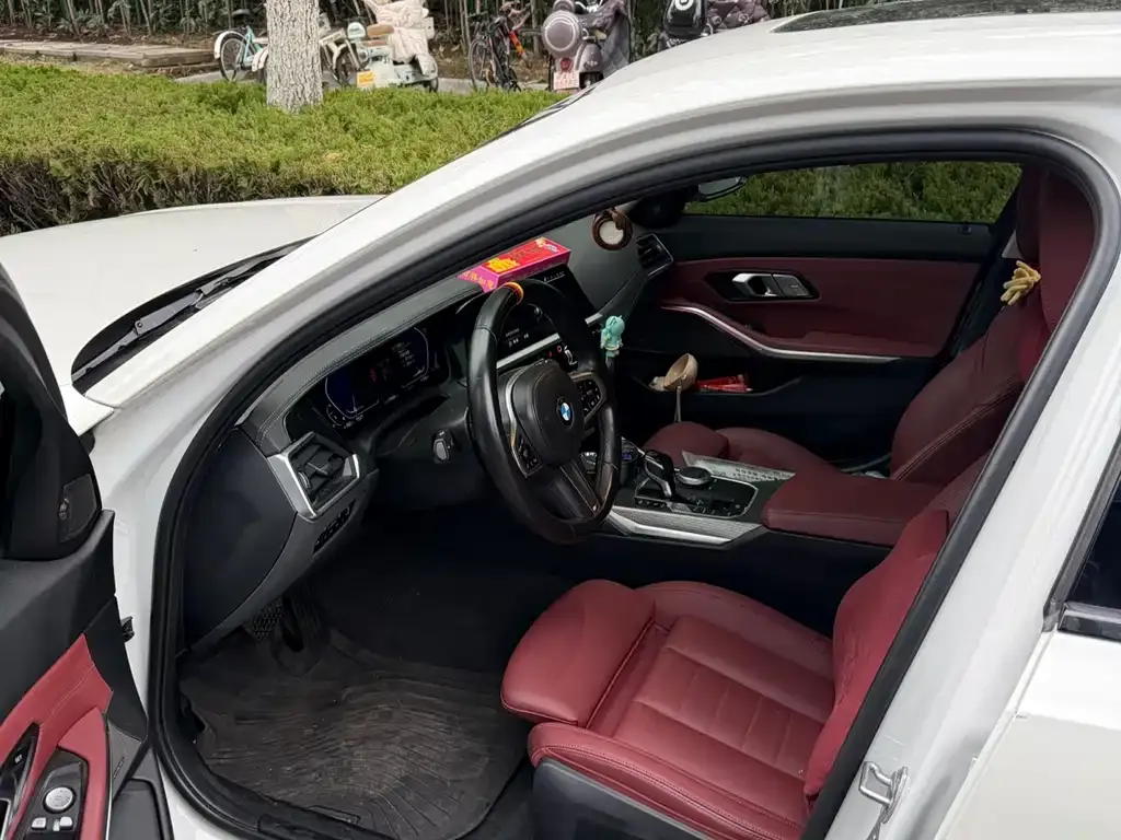 BMW 3 Series 2021 из CN, фото 2
