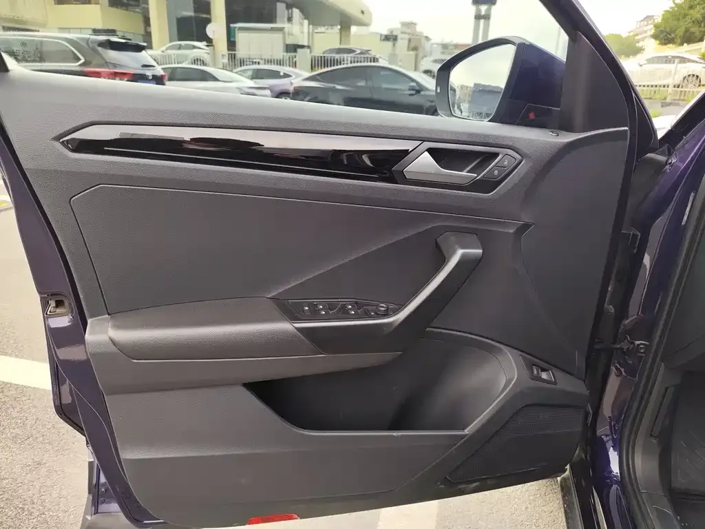 Volkswagen T-Roc 2021 из CN, фото 3