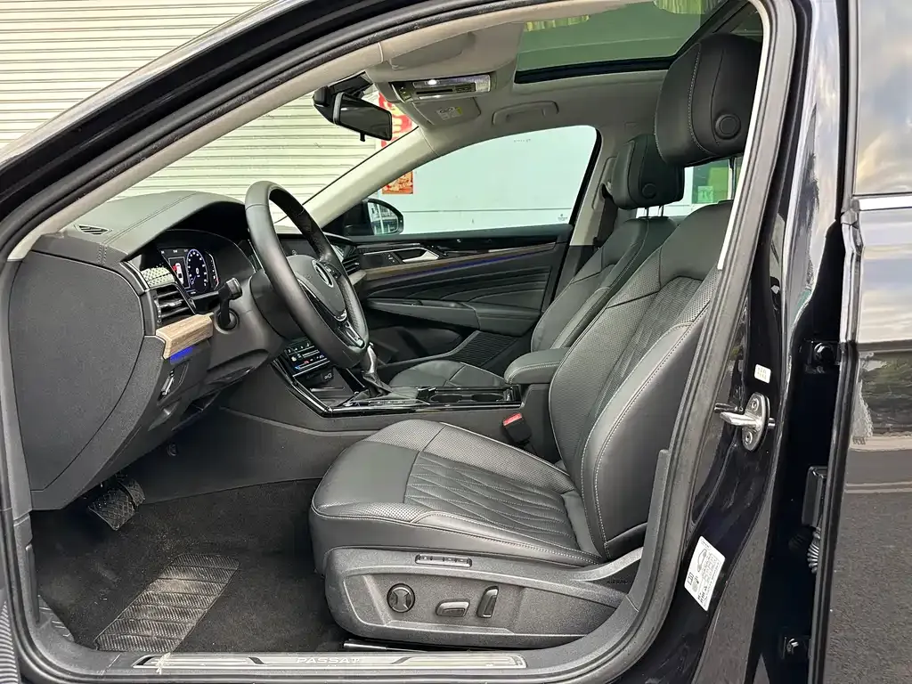 Volkswagen Passat 2021 из CN, фото 10