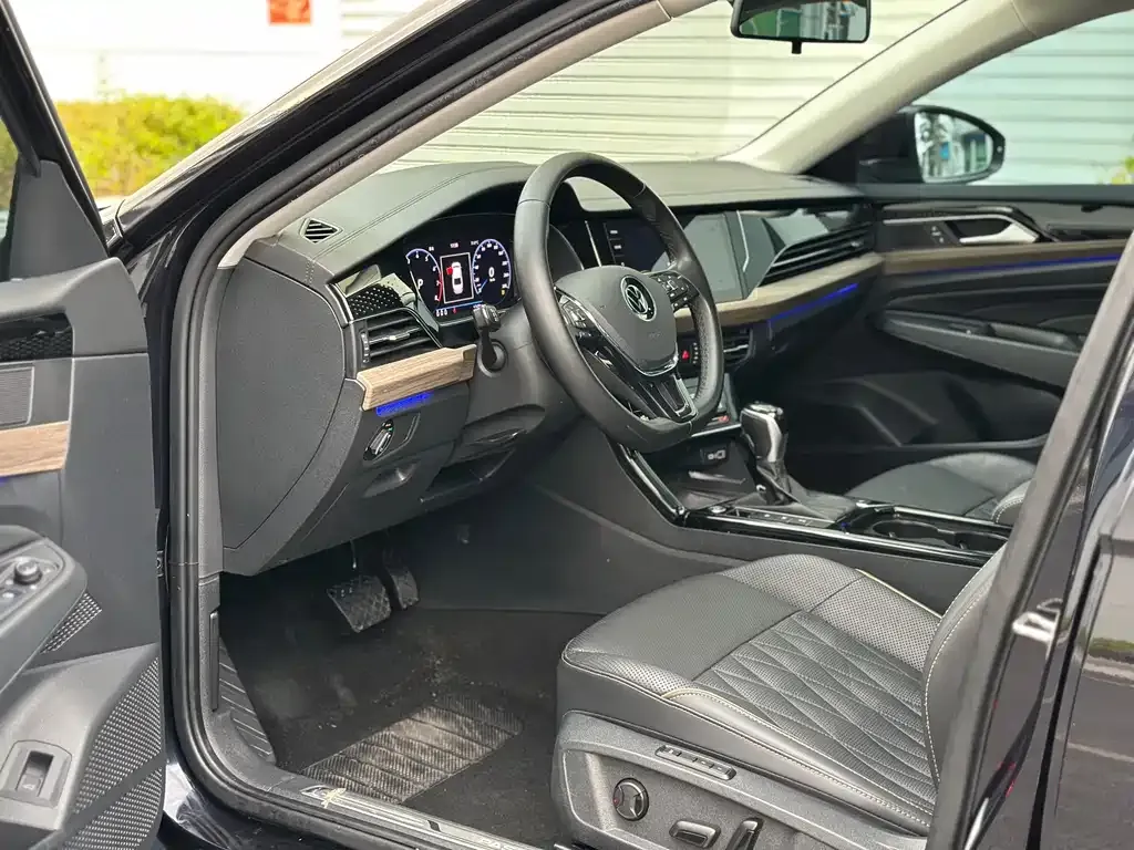 Volkswagen Passat 2021 из CN, фото 4