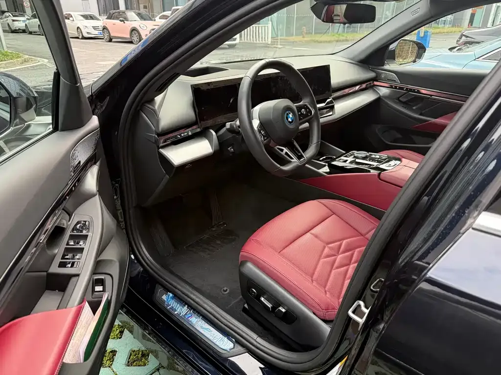 BMW i5 2025 из CN, фото 3