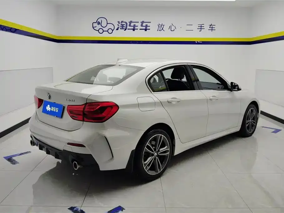 BMW 1 Series 2021 из CN, фото 6