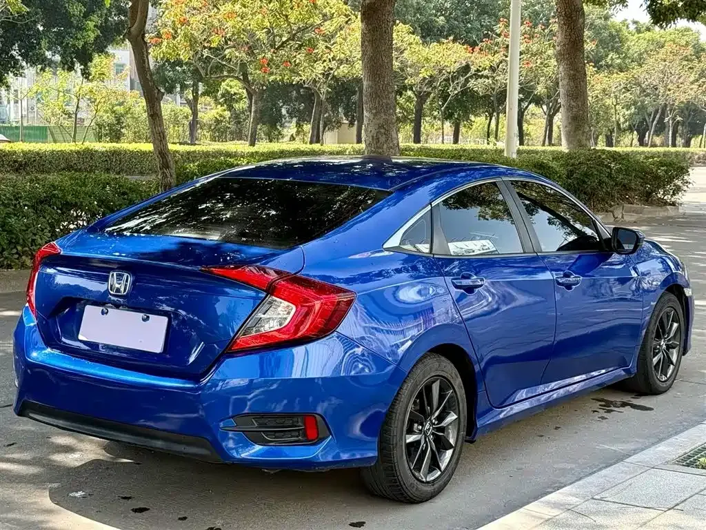 Honda Civic — фото 4