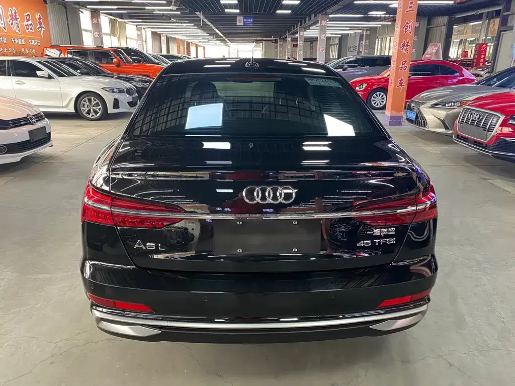 Audi A6L — фото 9