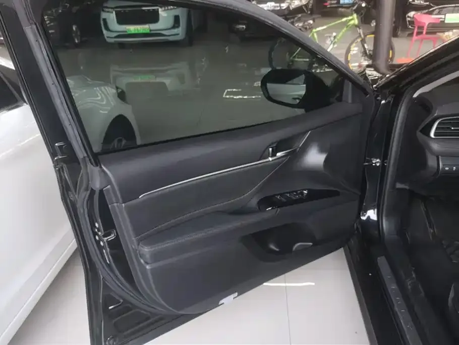 Toyota Camry 2022 из CN, фото 2