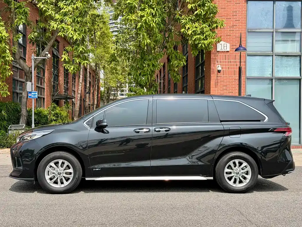 Toyota Granvia 2025 из CN, фото 3