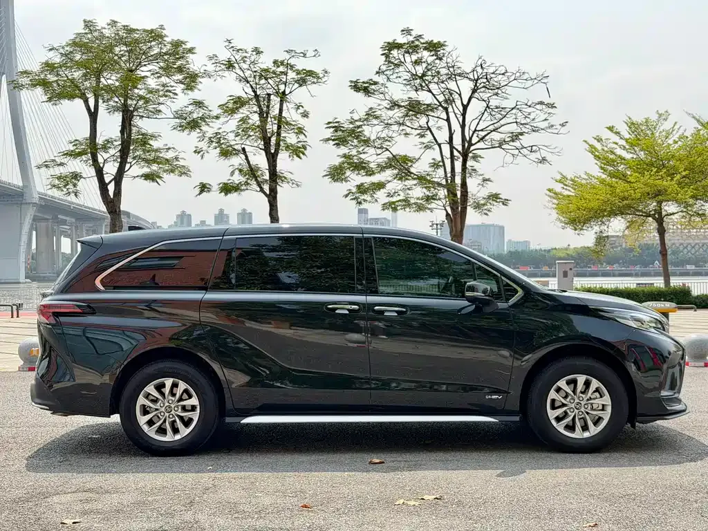 Toyota Granvia 2025 из CN, фото 8