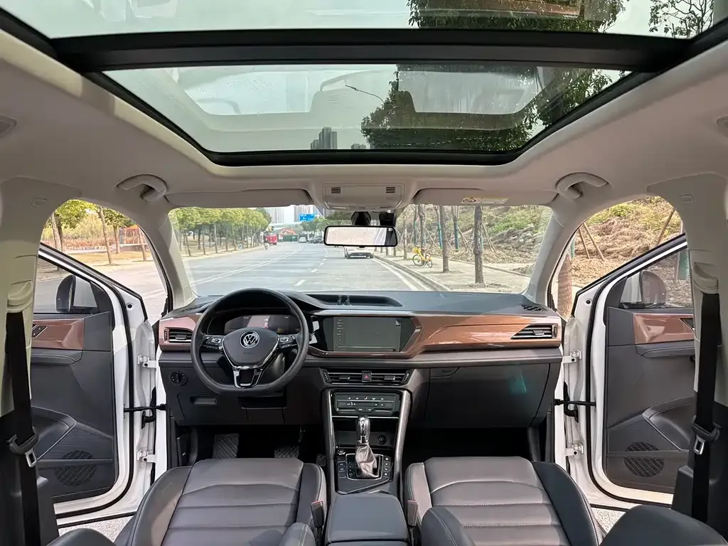 Volkswagen Tharu 2022 из CN, фото 7