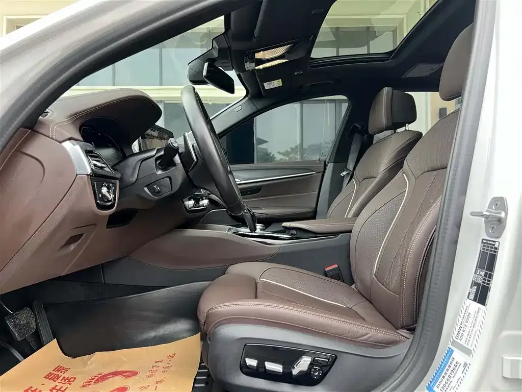 BMW 5 Series — фото 10