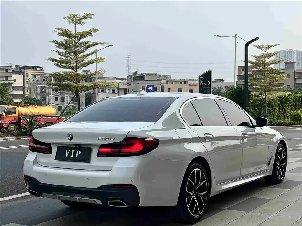 BMW 5 Series — фото 6