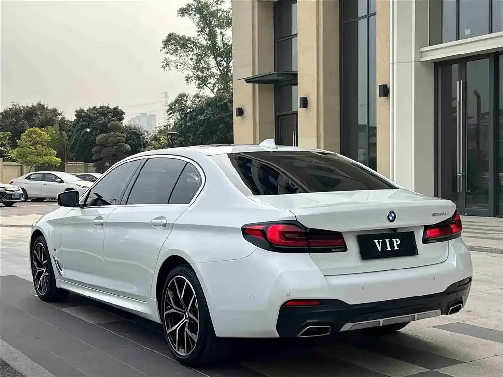 BMW 5 Series — фото 2