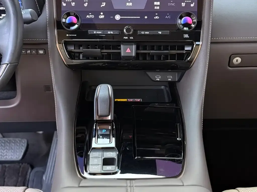 Toyota Vellfire 2023 из CN, фото 5