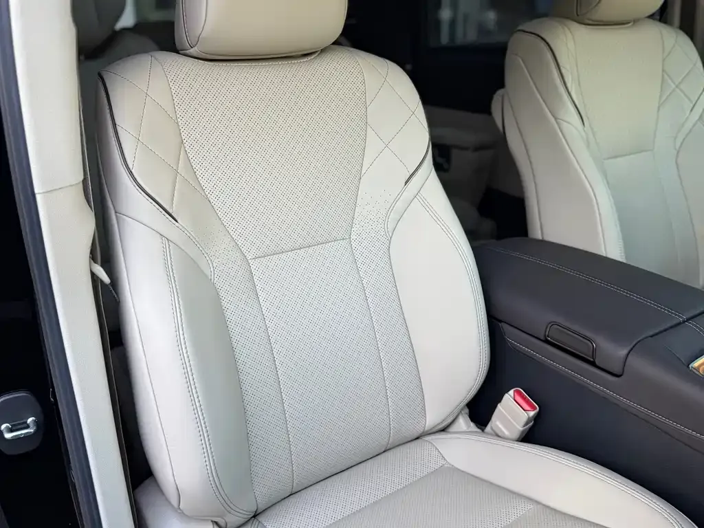 Toyota Vellfire 2023 из CN, фото 10
