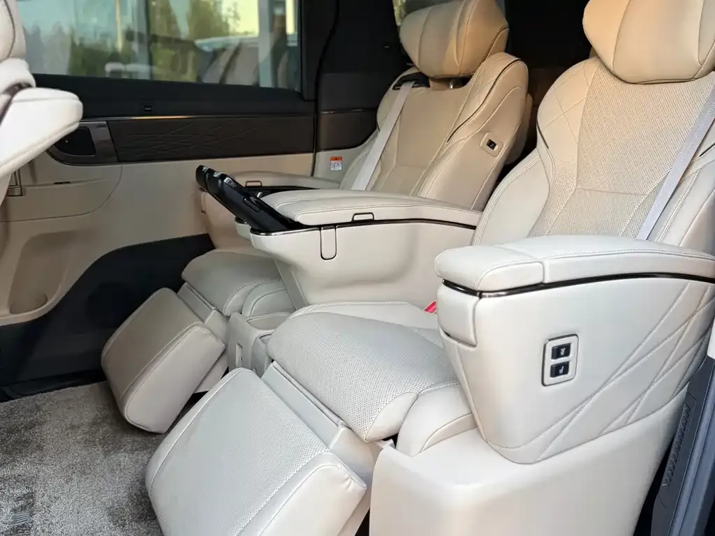 Toyota Vellfire 2023 из CN, фото 3