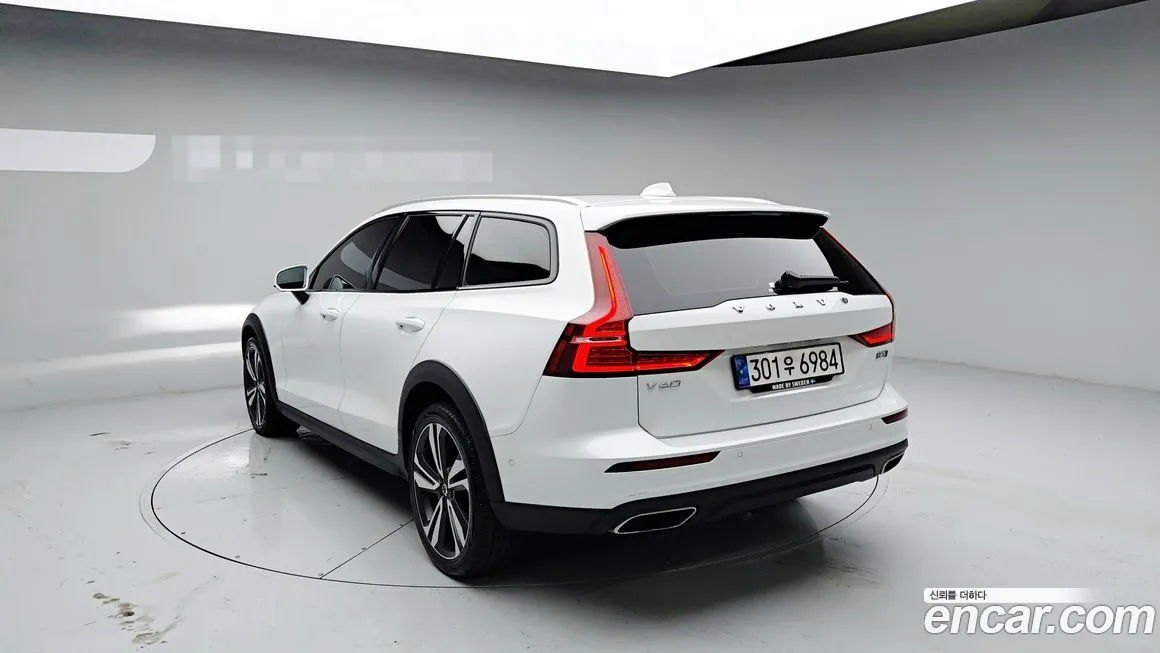 Volvo V60 2021 из KR, фото 2