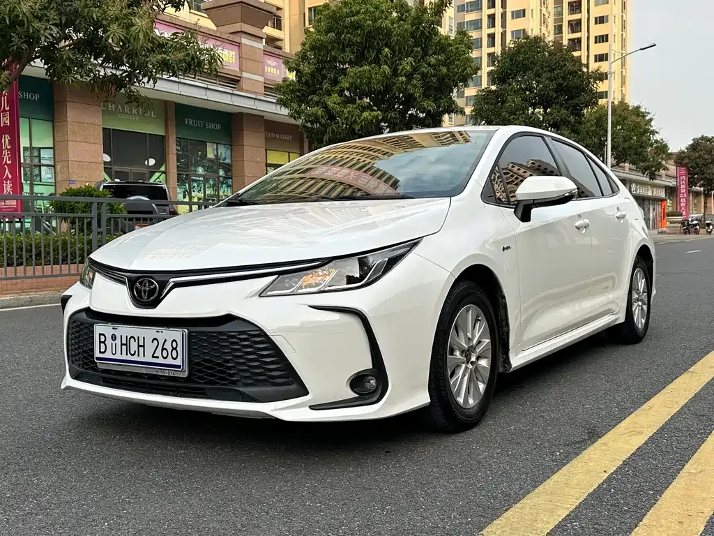Toyota Corolla 2024 из CN, фото 1