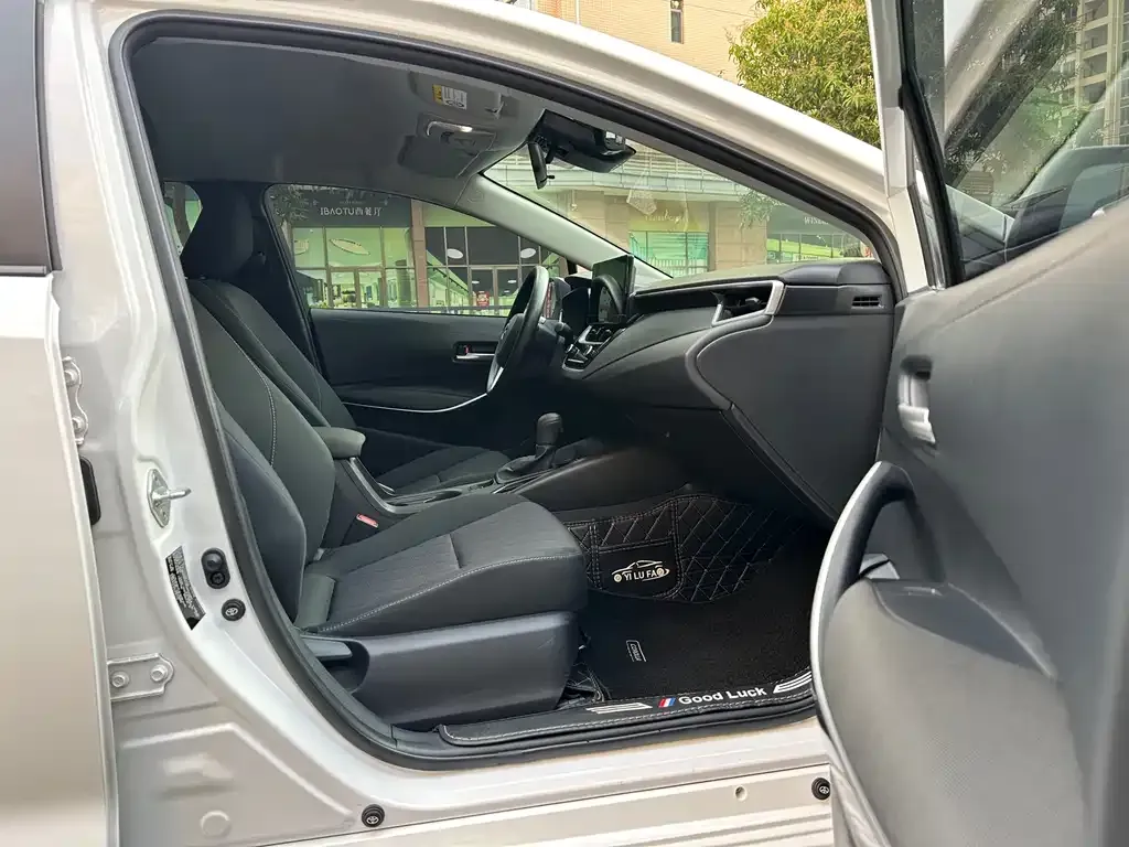 Toyota Corolla 2024 из CN, фото 2