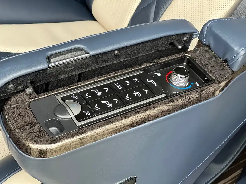 Mercedes-Benz V-Class 2021 из CN, фото 3