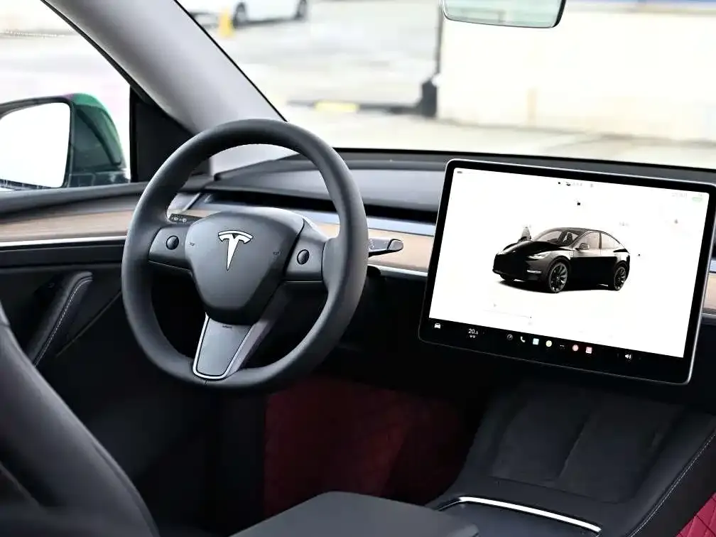Tesla Model Y — фото 3