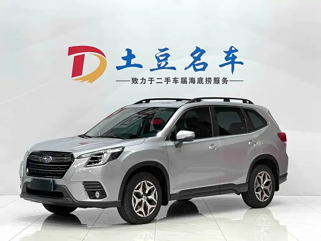 Subaru Forester — фото 1