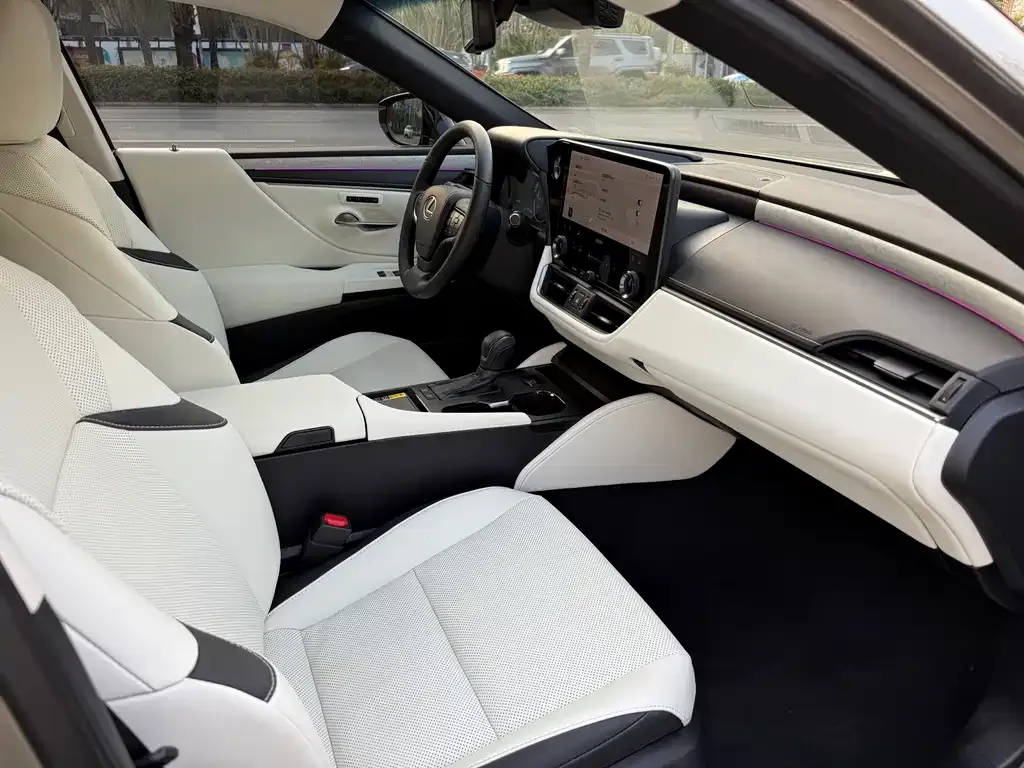 Lexus ES — фото 10