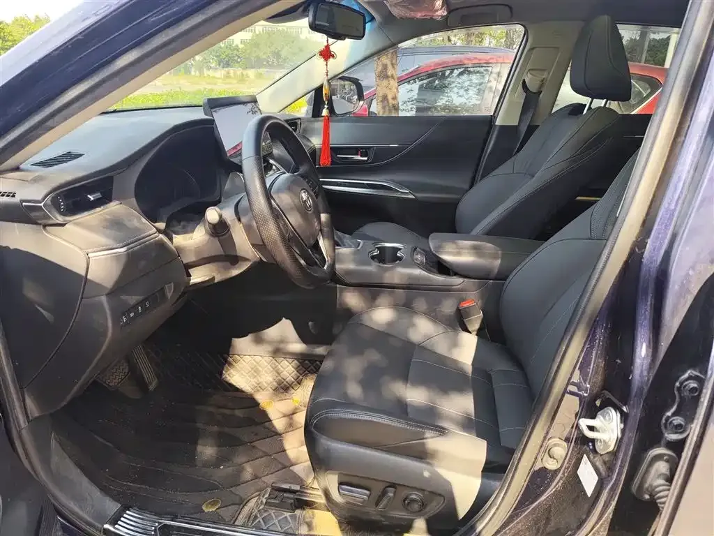 Toyota Harrier 2021 из CN, фото 5