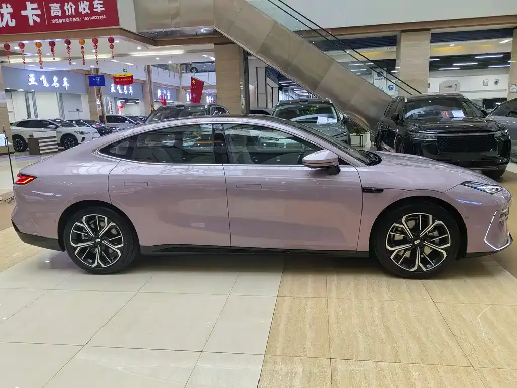 Geely Galaxy E8 — фото 10