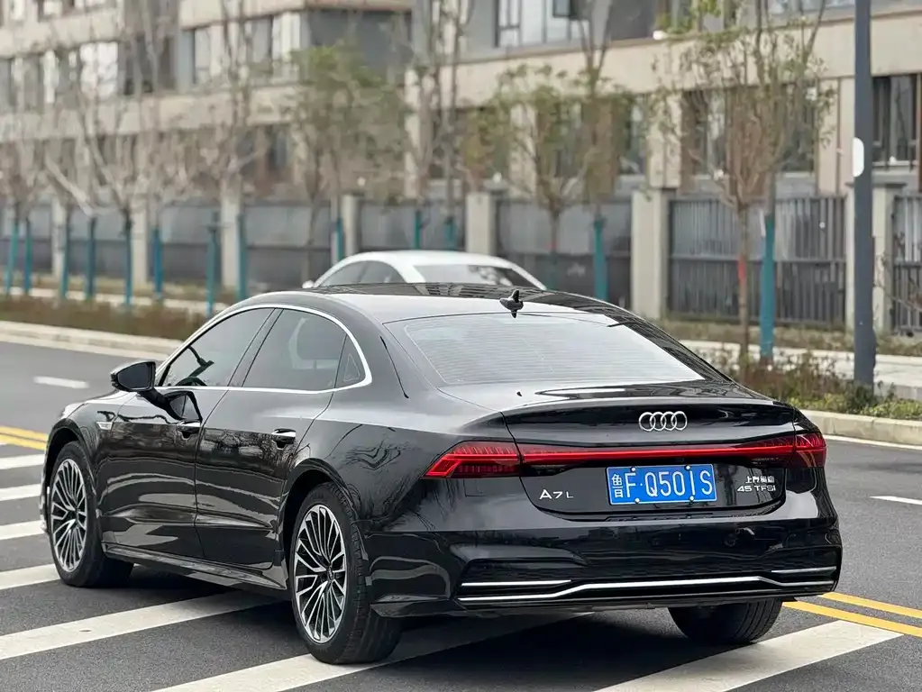 Audi A7L 2025 из CN, фото 10