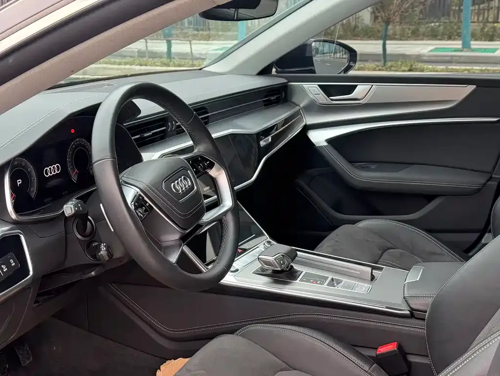 Audi A7L 2025 из CN, фото 5