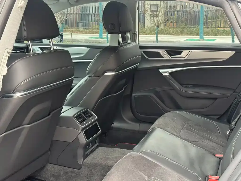 Audi A7L 2025 из CN, фото 2