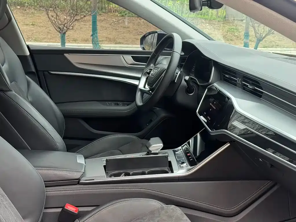 Audi A7L 2025 из CN, фото 4