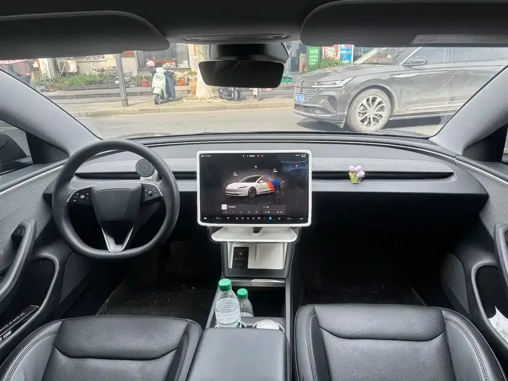 Tesla Model 3 — фото 2