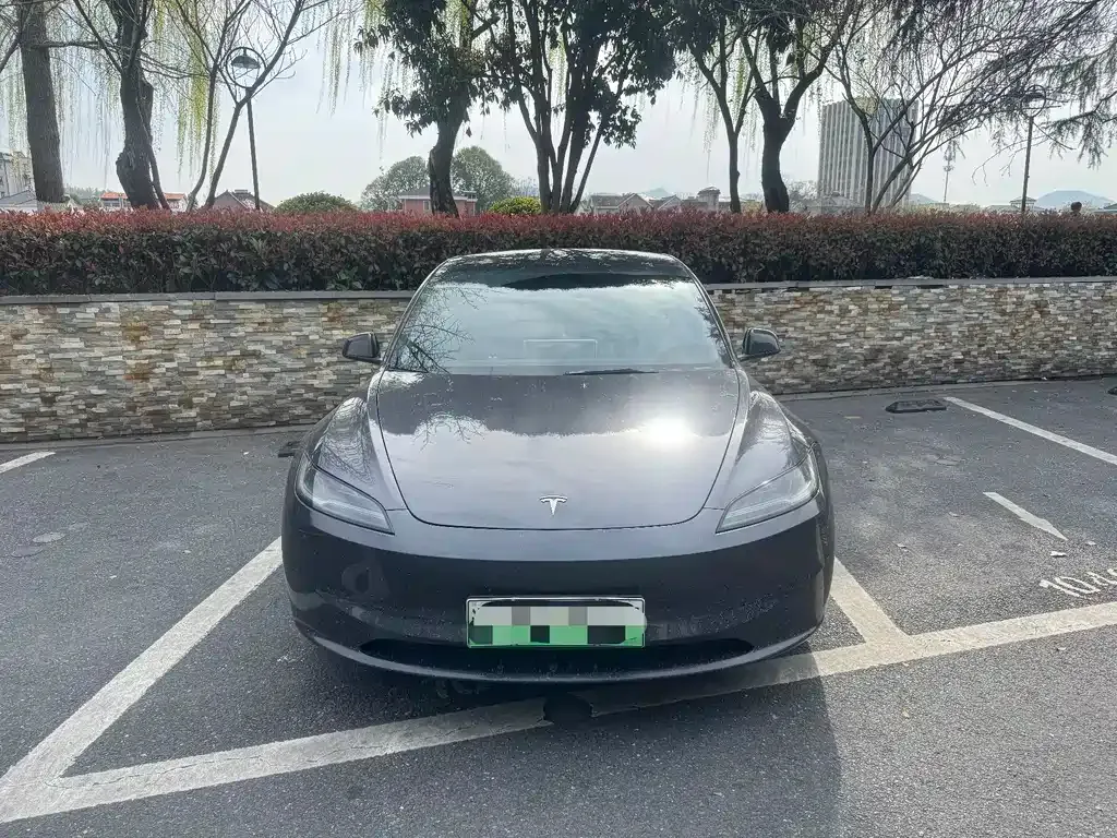 Tesla Model 3 — фото 7