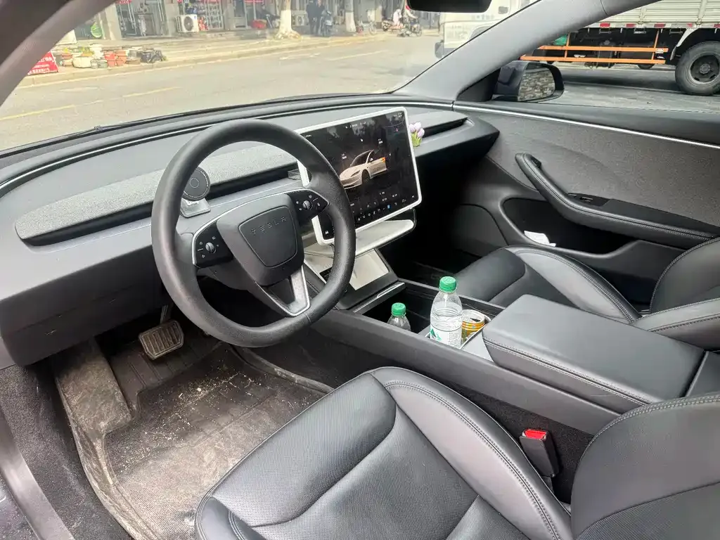 Tesla Model 3 — фото 6