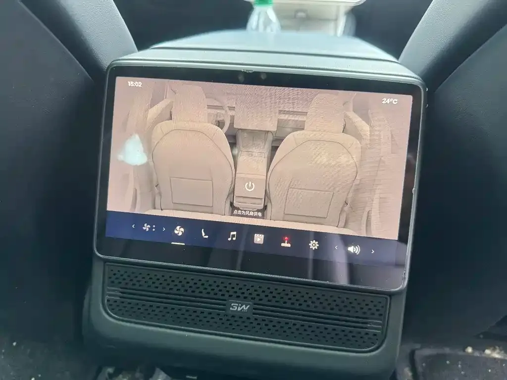 Tesla Model 3 — фото 3