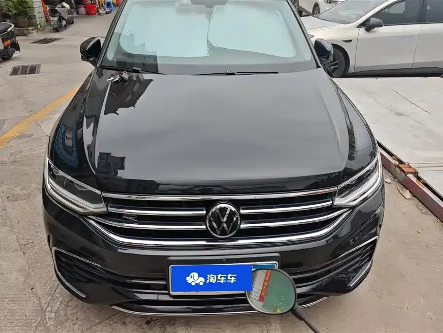 Volkswagen Tiguan L — фото 2