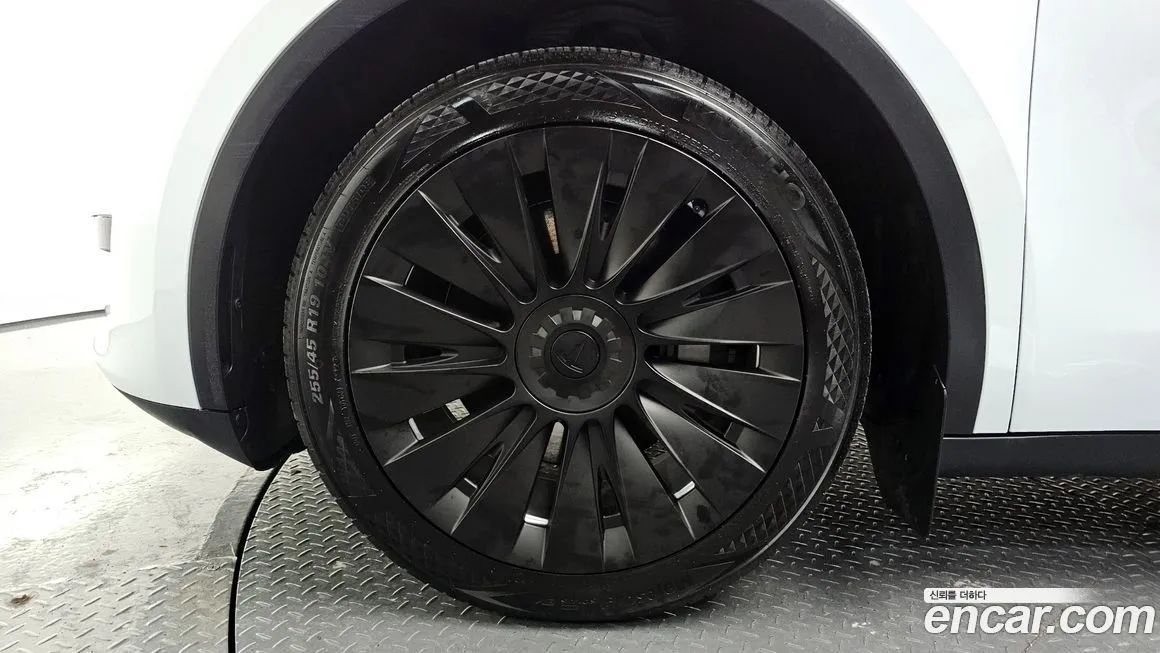 Tesla Model Y 2023 из KR, фото 5