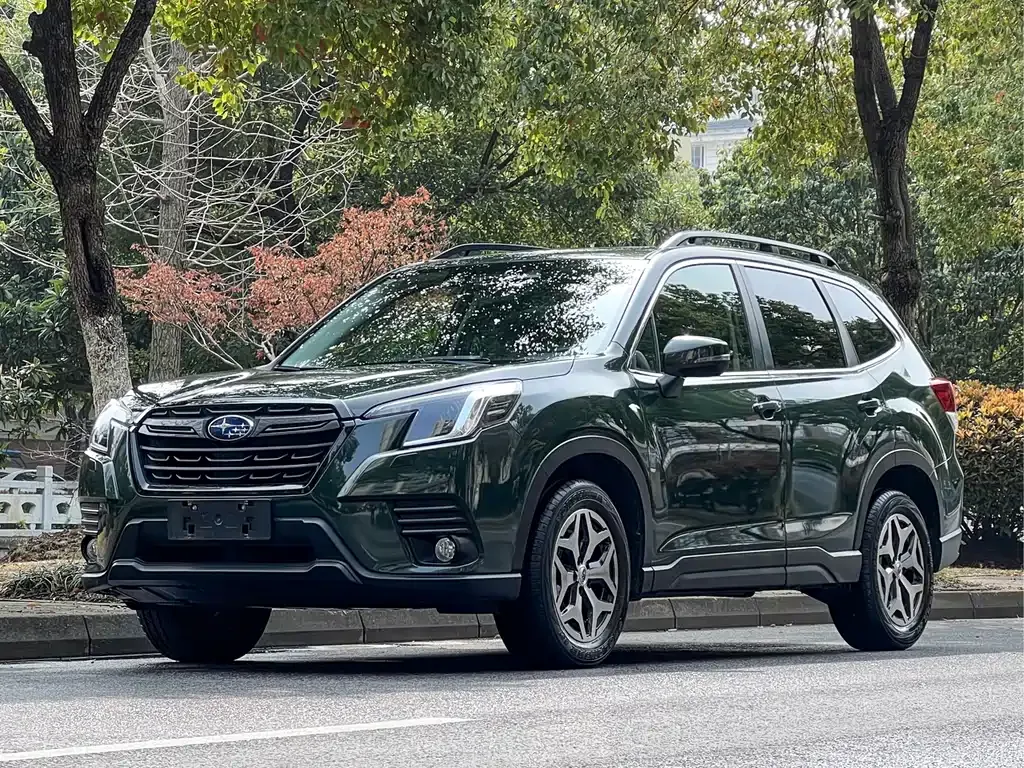 Subaru Forester — фото 1