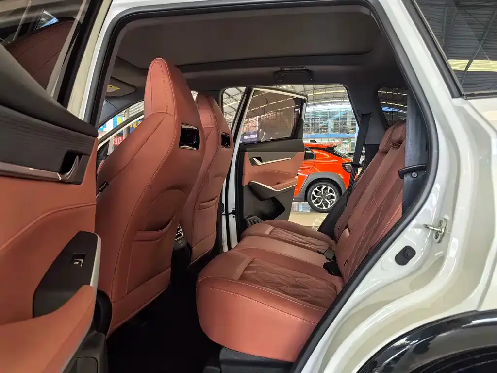Changan CS75PLUS 2024 из CN, фото 2