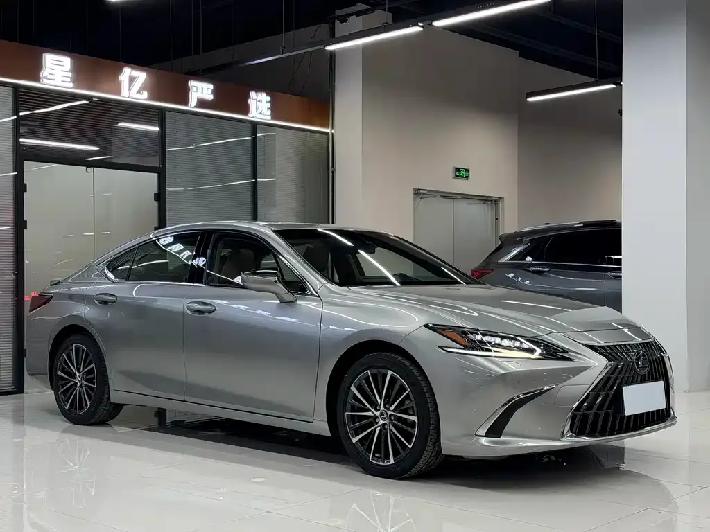 Lexus ES — фото 2