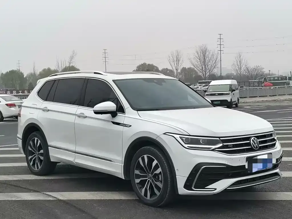 Volkswagen Tiguan L 2022 из CN, фото 9