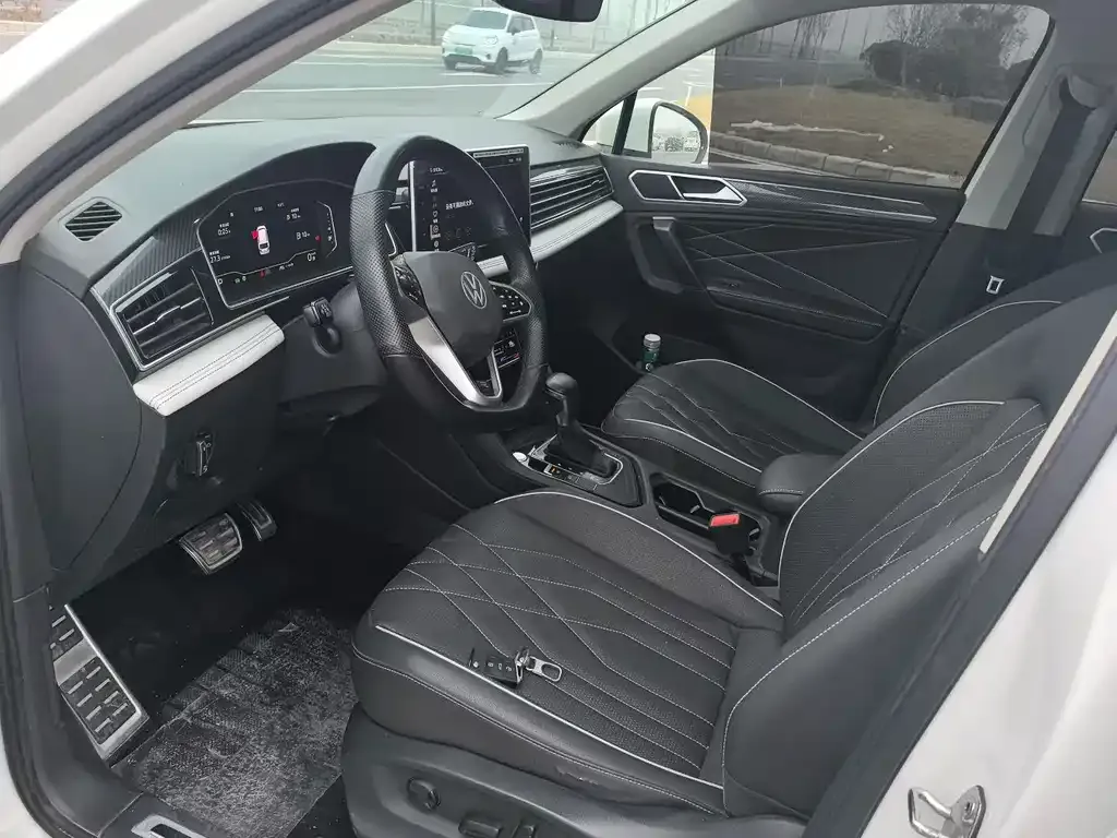Volkswagen Tiguan L 2022 из CN, фото 3